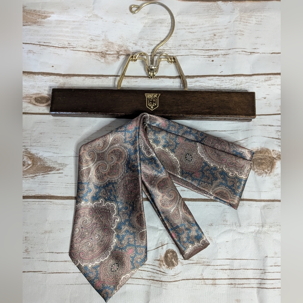 Wembley Vintage Paisley Printed Blue And Tan Satin textured Tie